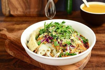 魏家涼皮縣級(jí)怎么加盟?雙遼市開店前期投入200萬(wàn)以上