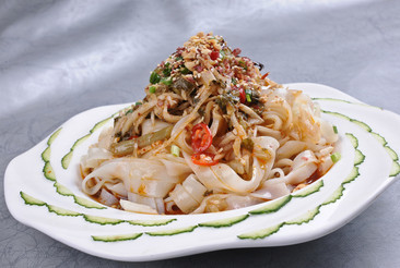 漿水菜涼皮的視覺與味覺之旅